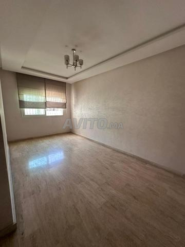 غرفة فارغة مع خزانة للبنات - 2