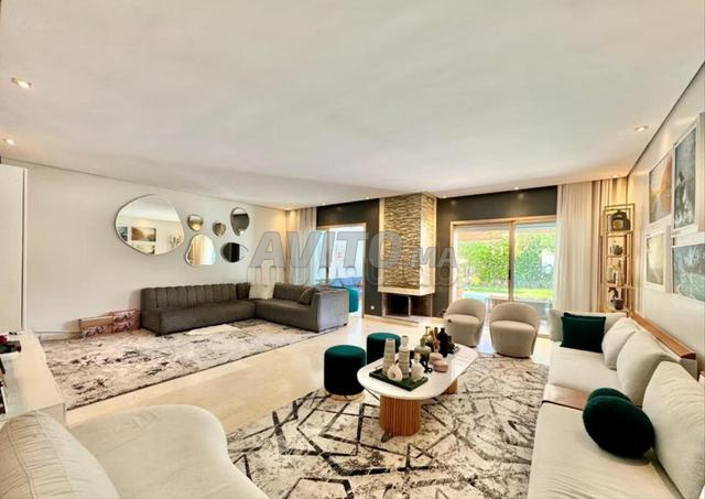 فيلا بمساحة 300 متر مربع متصلة مع مسبح - 2