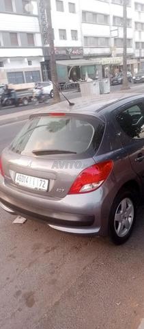 Peugeot 207 Essence Manuelle 2011 à Salé - 2