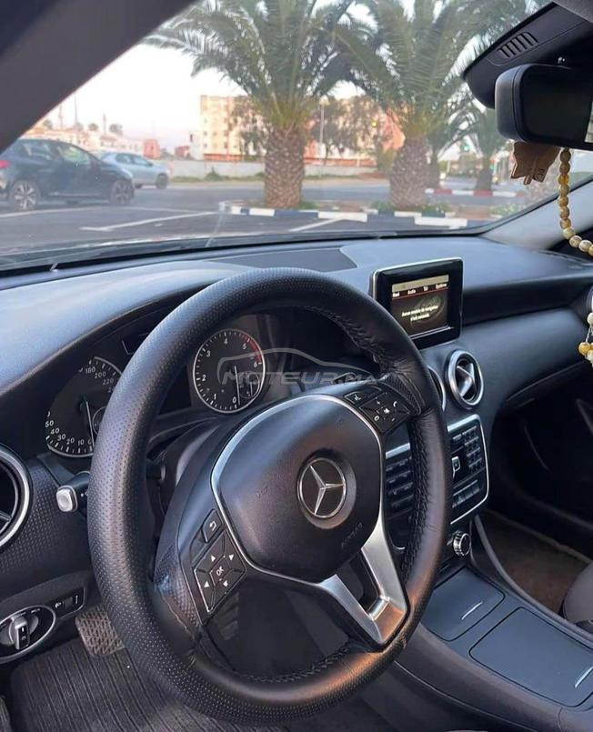 mercedes li chari merhba 