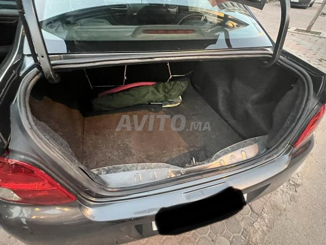 Peugeot 301 Essence Manuelle 2018 à Casablanca - 2