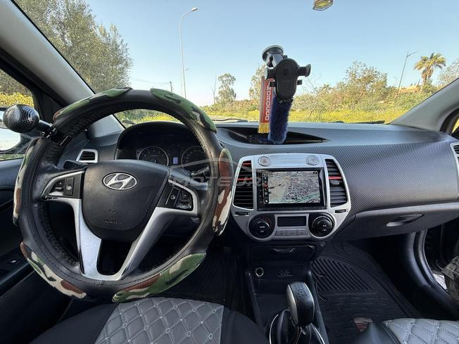 Hyundai i20 Essence Manuelle 2013 à Tamensourt