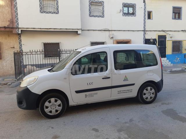 رينو كانجو ديزل مانويل 2021 في العيون