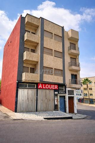 Magasin de 310 mètres à louer