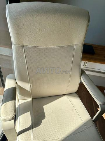 Chaise pivotante beige - 2