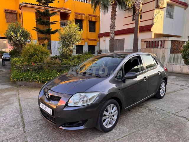 Toyota Auris boîte automatique 5ch - 2