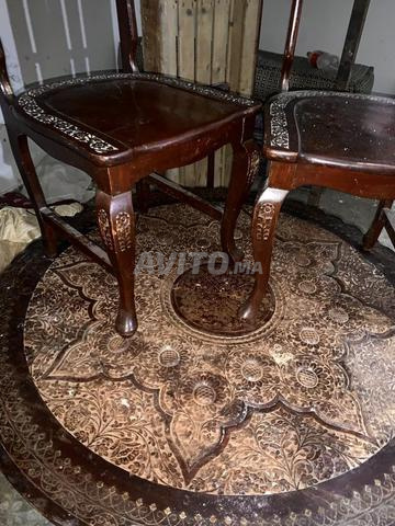 Table ancienne gravée avec 4 chaises, gravure manuelle ancienne et raffinée - 2