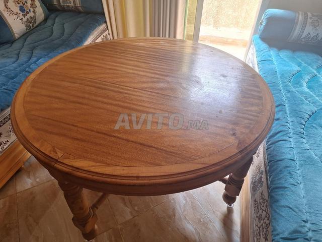 طاولة للبيع - 2
