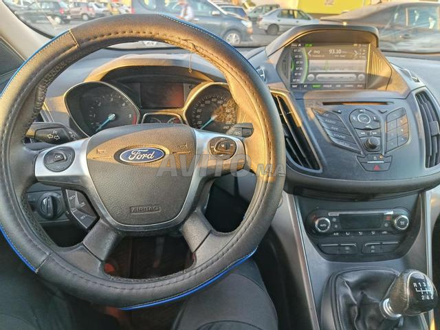 Ford Kuga modèle 2016 - 2