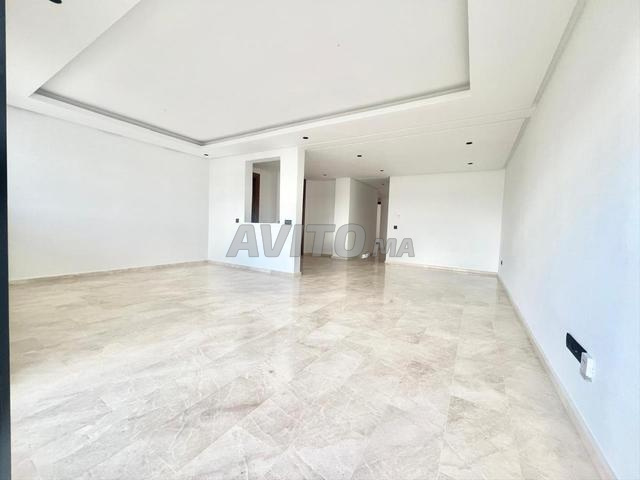 شقة رائعة بمساحة 160 متر مربع للإيجار - 2