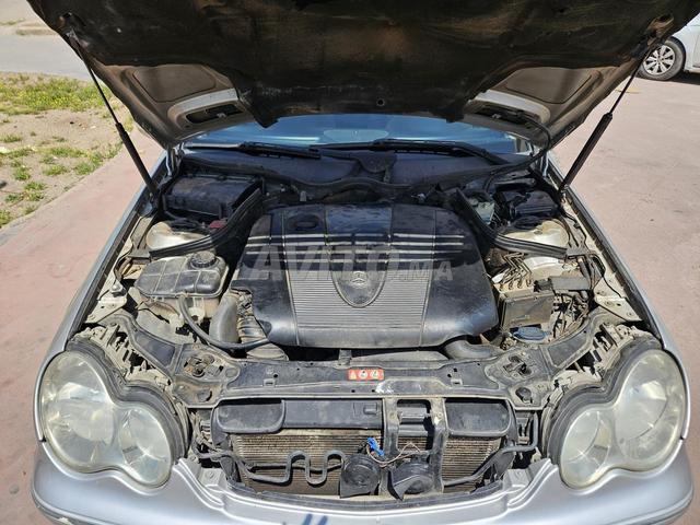 Mercedes C220 (Modèle 2005) - 2