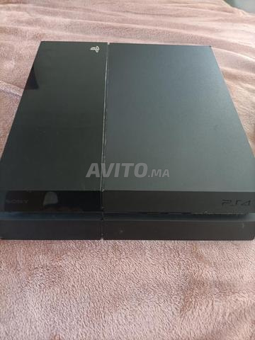 PS4 neuve 400Go de stockage et manette filaire - 2