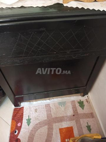 ثلاثة أرائك جلدية مع كنبة طولها متران - 2