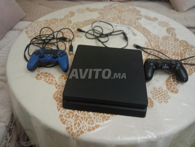 بلاي ستيشن 4 سليم بحالة جيدة موديل 2018 - 2
