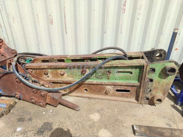 Marteau cat 325 et marteau JCB 3cx - 2