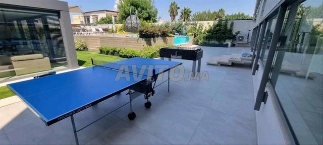 طاولة بينج بونج و طاولة كرة قدم