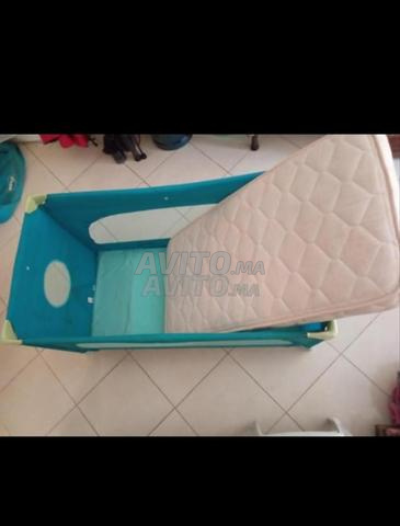 Lit pour bébé avec matelas