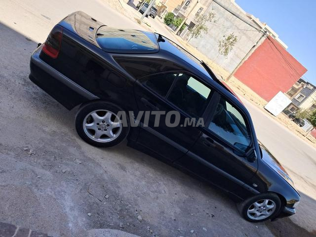 Mercedes benz modèle 1998 douane 2010