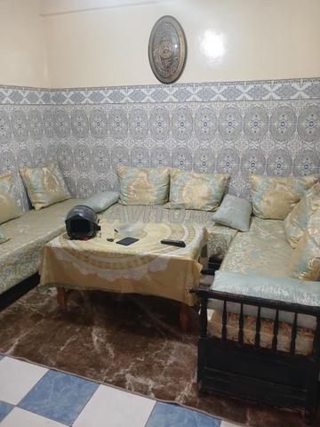 صالون صغير للبيع