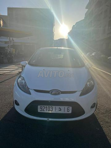 FORD FIESTA ESSENCE MANUELLE