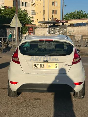 FORD FIESTA ESSENCE MANUELLE - 2