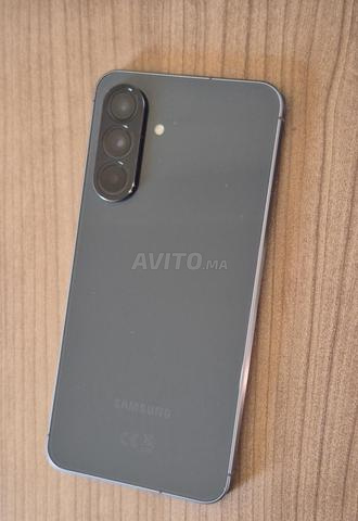 Samsung Galaxy A56 5G duos 256Go/50Mpx neuf - 2