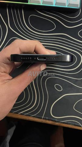 iPhone 16 Pro 128GB Titane Noir - 2