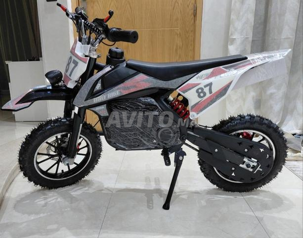 MOTO CROSS ÉLECTRIQUE AVEC CASQUE POUR ENFANTS