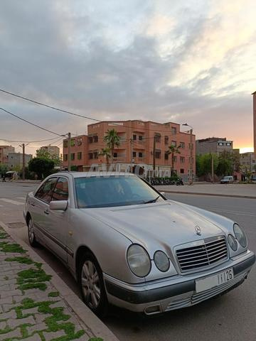 Mercedes 220E