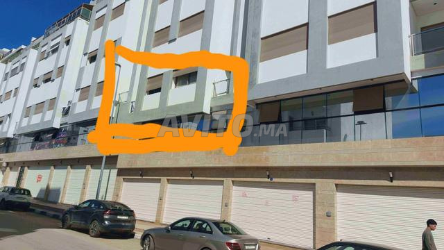 شقة جميلة على بعد 10 دقائق سيراً على الأقدام من المحطة.