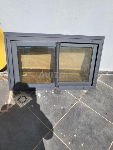 نافذة ألمنيوم