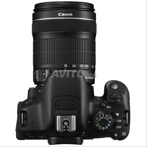 Canon EOS 700D avec son objectif 18-55mm