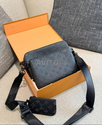 حقيبة كتف لويس فويتون LV8430