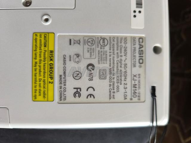 Projecteur-data show Casio XJ M140 - 2