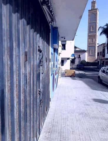 محل تجاري ممتاز للبيع ساروت - 2