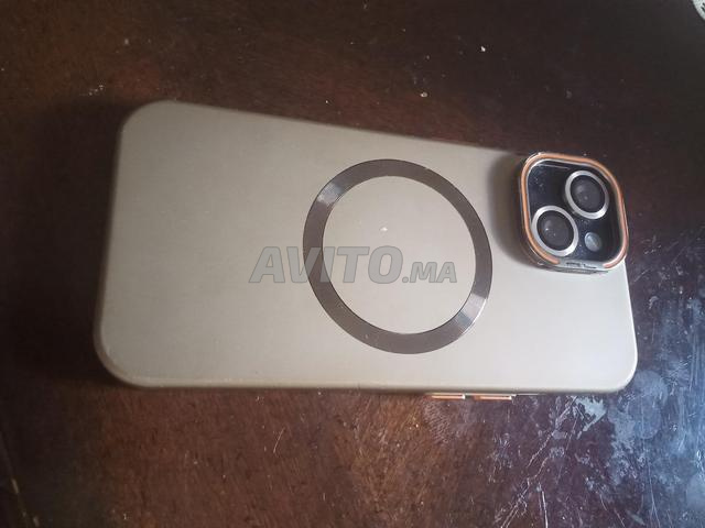 iPhone 15 normal - 2