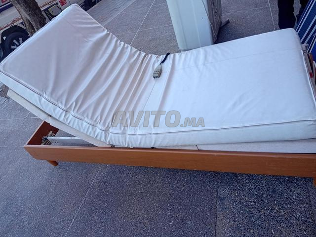 Lit médical télécommandé