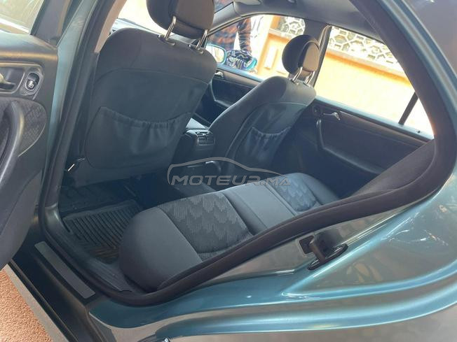 سيارة مرسيدس C220، نظيفة جداً ومعتنى بها، مناسب