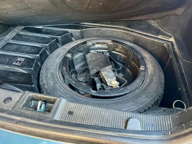 سيارة مرسيدس C220، نظيفة جداً ومعتنى بها، مناسب