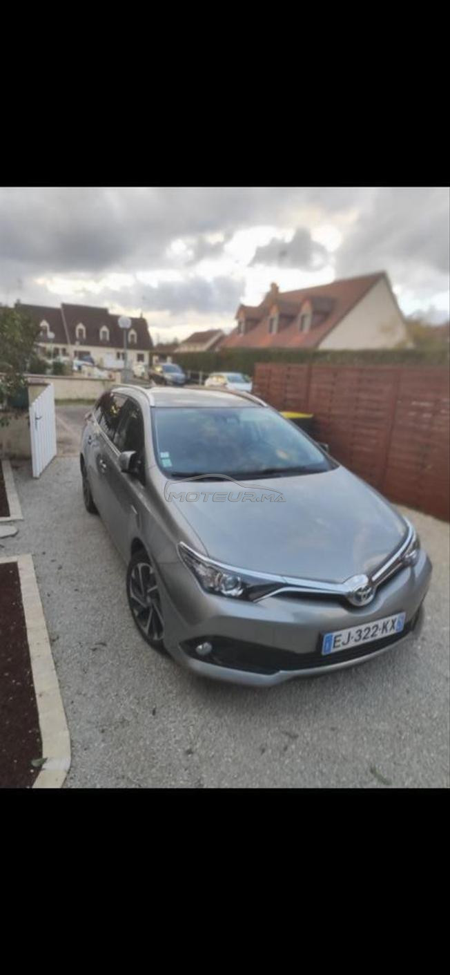 Toyota Auris Hybride Automatique 2017 à Agadir