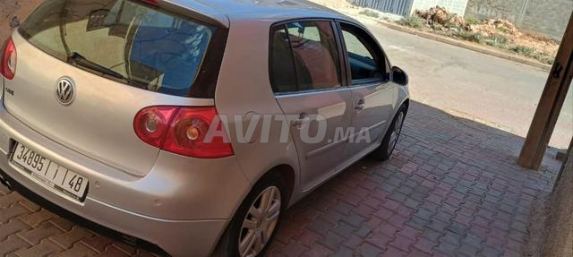 Volkswagen Golf 5 Diesel Manuelle 2008 à Bejaad - 2