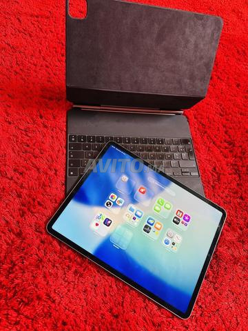 iPad Pro M2 12.9 Wifi 5G 128Go avec clavier - 2