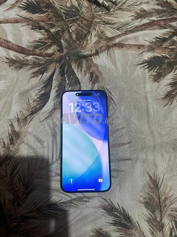 iPhone 15 Pro Max 256Go carte SIM - 2