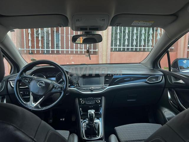 Opel Astra Diesel Manuelle 2017 à Marrakech - 2