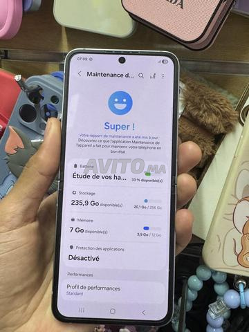 Galaxy Z flip6 256gb 12 RAM - 2