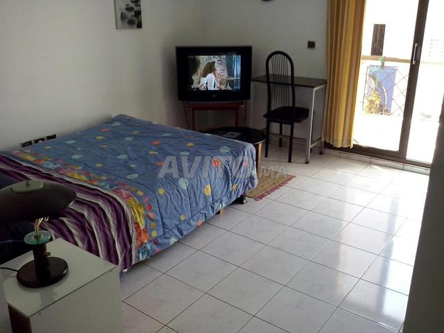 استوديو مفروش جيد بشرفة في أكدال