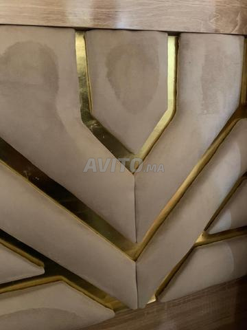 Tête de lit moderne au design élégant à vendre - 2