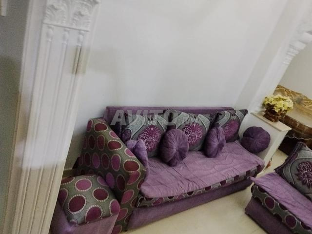 أريكة في حالة متوسطة