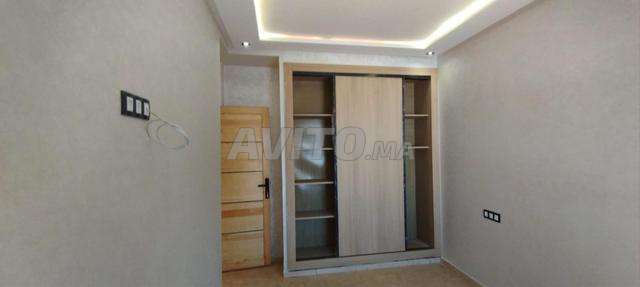 شقة بالطابق الثاني للبيع بدرج منفصل - 2