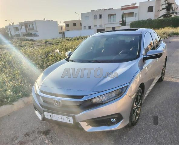 Honda Civic Essence Automatique 2016 à Bouskoura - 2